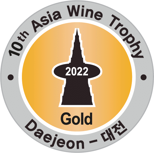 Asia Wine Trophy est une compétition vinicole majeure en Asie, réunissant des vins du monde entier pour être évalués par un panel de juges internationaux, récompensant les meilleurs vins avec des médailles de distinction.